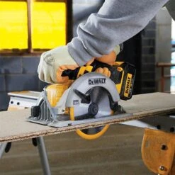 DeWalt DCS391N 18V XR Cordless 165mm Circular Saw Rip Saw Body Only -Draper || DeWALT || Stanley Sales 0086205 700