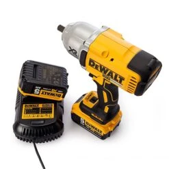 Dewalt DCF899P2 18V XR 1/2" High Torque Impact Wrench 2 X 5.0Ah Batteries -Draper || DeWALT || Stanley Sales 0086256 700