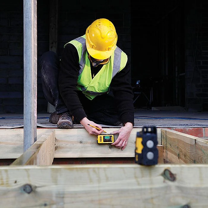 DEWALT DE0892 Red Laser Line Detector 5 DEWALT DE0892 Red Laser Line Detector - Image 3