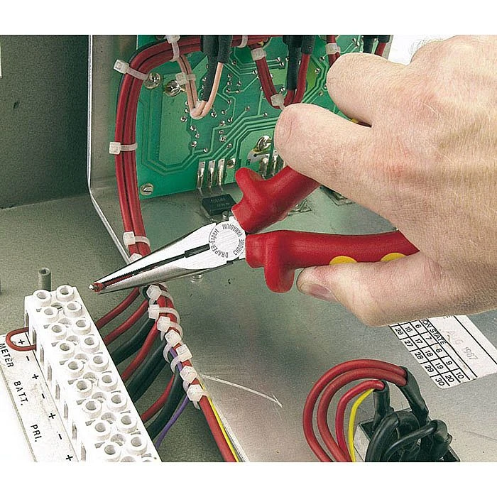 Draper Expert 200mm VDE Insulated Long Nose Pliers 69176 6 Draper Expert 200mm VDE Insulated Long Nose Pliers 69176 - Image 4