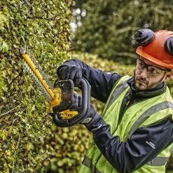 DeWalt DCMHT563N 18V XR Cordless 55cm Hedge Trimmer 25mm Gap Body Only -Draper || DeWALT || Stanley Sales 0093918 700