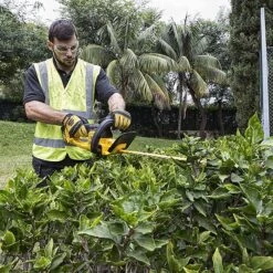 Dewalt DCM563PB 18V XR Cordless 55cm Hedge Trimmer 19mm Body Only 11 Dewalt DCM563PB 18V XR Cordless 55cm Hedge Trimmer 19mm Body Only -Draper || DeWALT || Stanley Sales 0094330 700