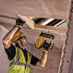 DeWalt DCN680N 18V XR 18Ga Brad Finish Nailer Body Only -Draper || DeWALT || Stanley Sales 0095255 700