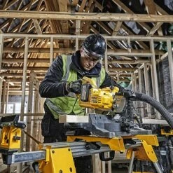 Dewalt DCS777T2 54V FlexVolt 216mm Cordless Mitre Saw 2 X 6.0Ah Batteries 9 Dewalt DCS777T2 54V FlexVolt 216mm Cordless Mitre Saw 2 X 6.0Ah Batteries -Draper || DeWALT || Stanley Sales 0095259 700
