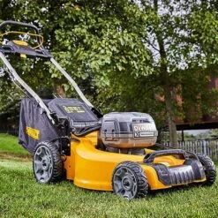 DeWalt 18v Brushless Lawn Mower & Strimmer Combo 2 X 5.0Ah Batteries (DCMW564 & DCM561) 9 DeWalt 18v Brushless Lawn Mower & Strimmer Combo 2 X 5.0Ah Batteries (DCMW564 & DCM561) -Draper || DeWALT || Stanley Sales 0095794 700