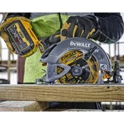 DeWalt DCS578X2 54V FlexVolt High Power Circular Saw 190mm 2 X 9.0Ah Batteries -Draper || DeWALT || Stanley Sales 0096311 700
