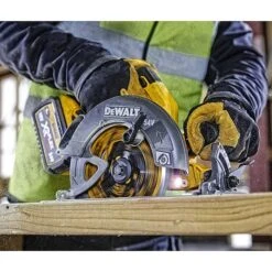 DeWalt DCS578X2 54V FlexVolt High Power Circular Saw 190mm 2 X 9.0Ah Batteries -Draper || DeWALT || Stanley Sales 0096312 700