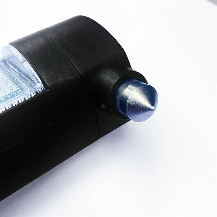Accident & Emergency LED Light, Seatbelt Cutter & Window Hammer 6 Accident & Emergency LED Light, Seatbelt Cutter & Window Hammer - Image 4