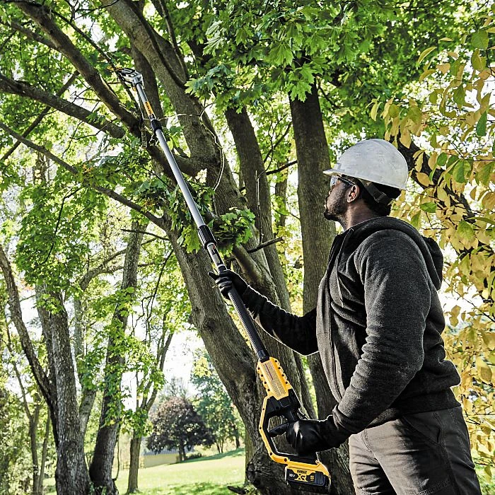 DEWALT DCMPS567N 18V XR Cordless Pole Saw Chainsaw - Body Only 7 DEWALT DCMPS567N 18V XR Cordless Pole Saw Chainsaw - Body Only - Image 5