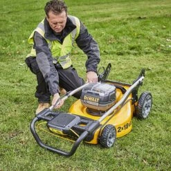 DeWalt DCMW564RN 18V XR 48cm Brushless Lawnmower DCMW564 Lawn Mower Body Only -Draper || DeWALT || Stanley Sales 0098782 700