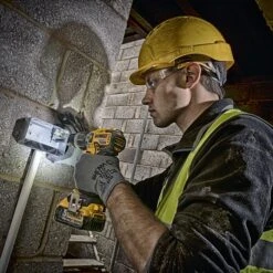 DeWalt DCD796P1 18V XR Compact Brushless Combi Hammer Drill & 5.0Ah Battery -Draper || DeWALT || Stanley Sales 0100667 700