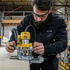 DeWalt D26204K 1/4" Premium 2 In 1 Router -Draper || DeWALT || Stanley Sales 0100721 700