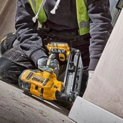 Dewalt DCK264P2T 18V 1st & 2nd Fix Cordless Twin Nailer Kit - DCN692 + DCN660 - 2 X 5.0Ah Batteries -Draper || DeWALT || Stanley Sales 0105157 700